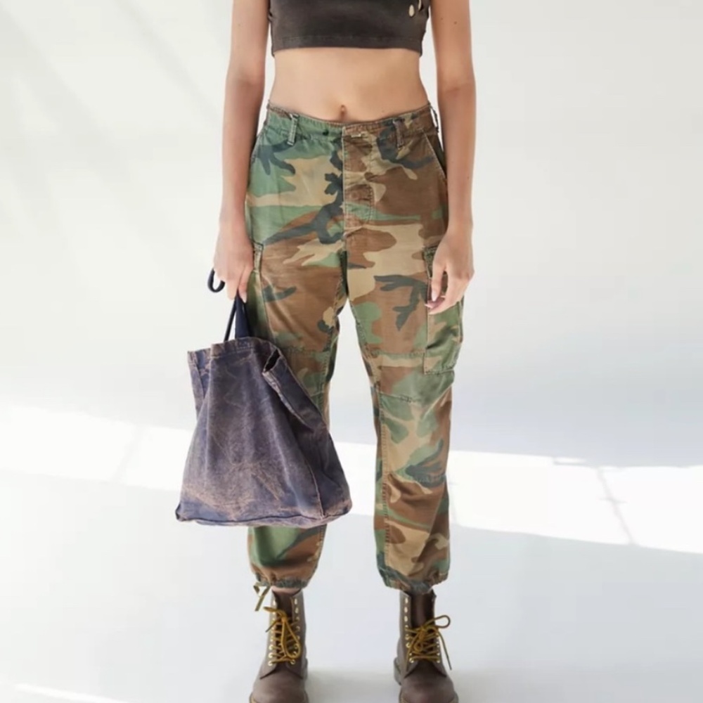 Urban outfitters camo pants